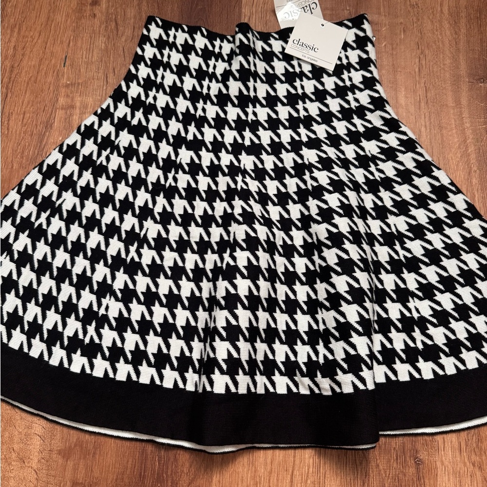 Classic Black and White Houndstooth Skirt